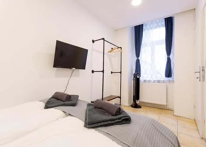 82sqm - 3 Bedrooms - 15 Min To Center Apartament