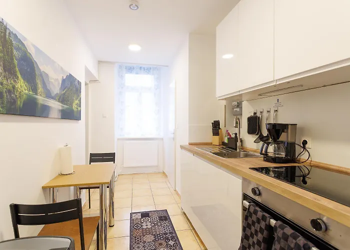 82sqm - 3 Bedrooms - 15 Min To Center Apartament